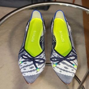 RARE Rothy’s 🏈Seahawk Colors The Point flats